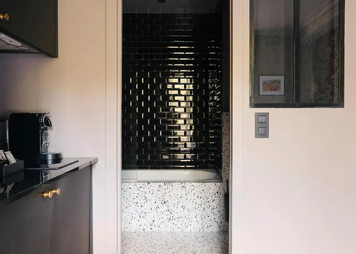 Rayz Eiffel Aparthotel